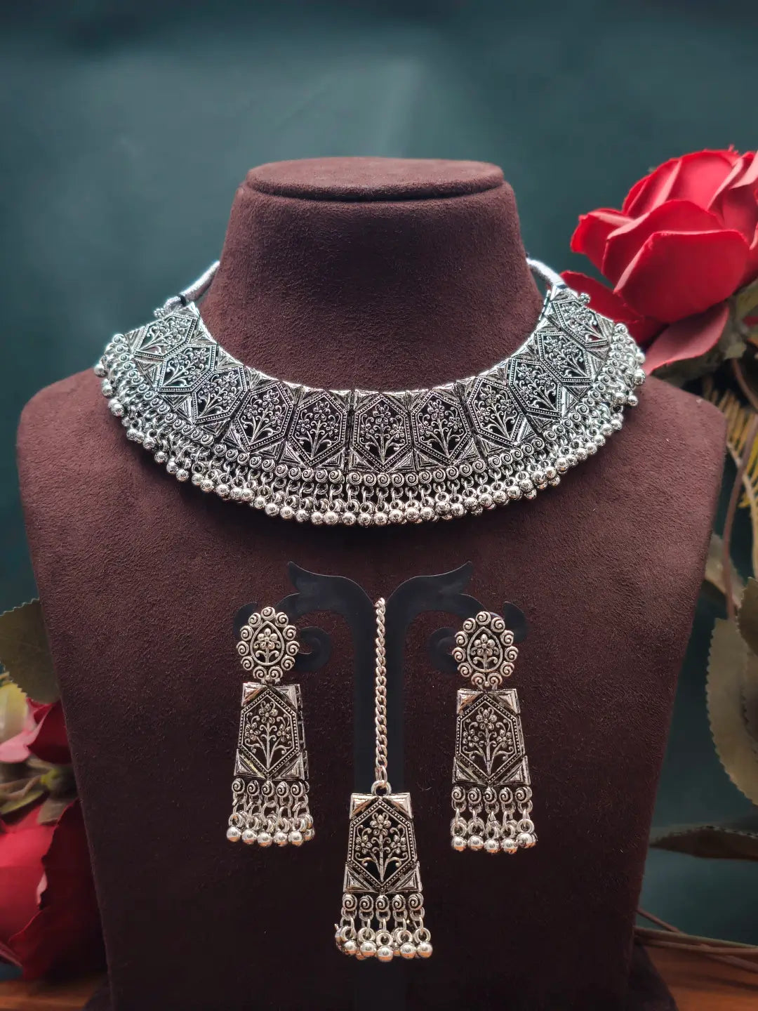 Vintage Royal Choker