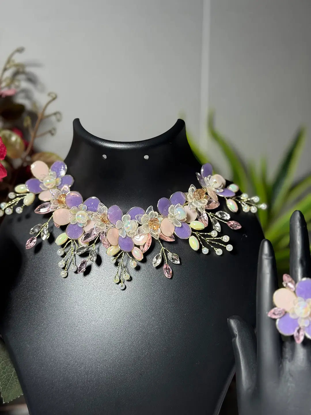 Antique White@Full Necklace