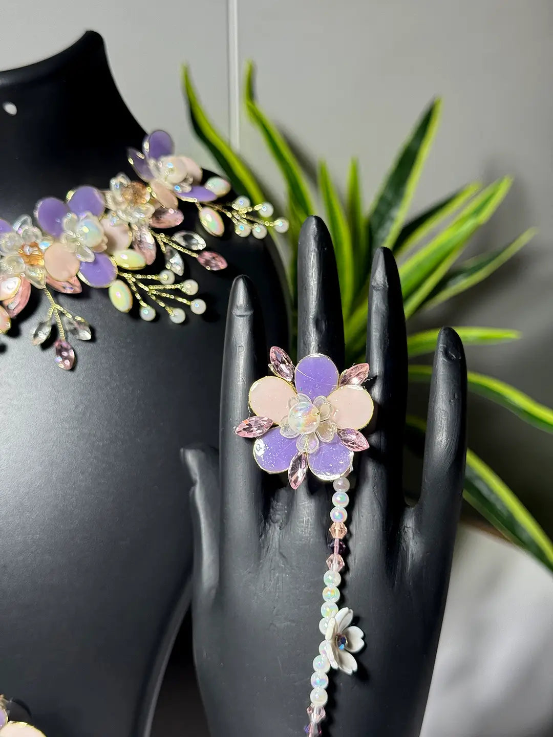 Antique White@Full Necklace