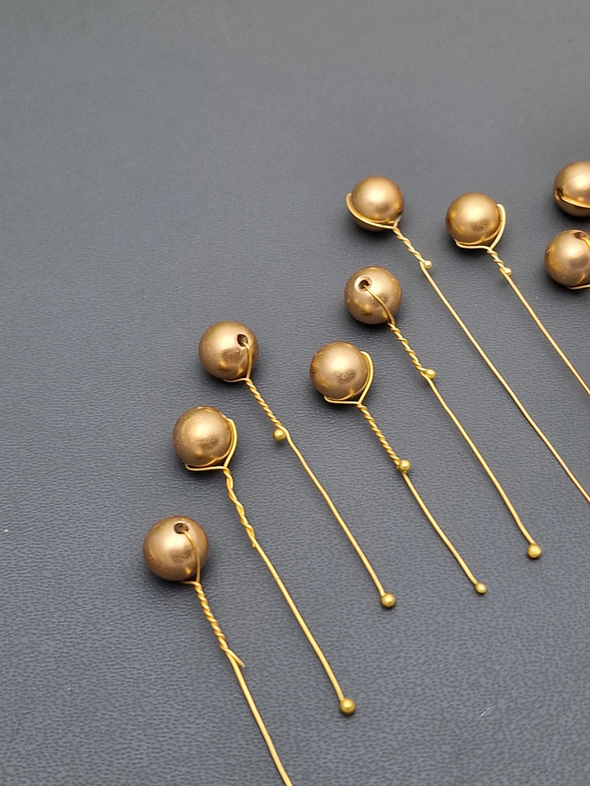 Radiant Pearl Stems Hair Pin