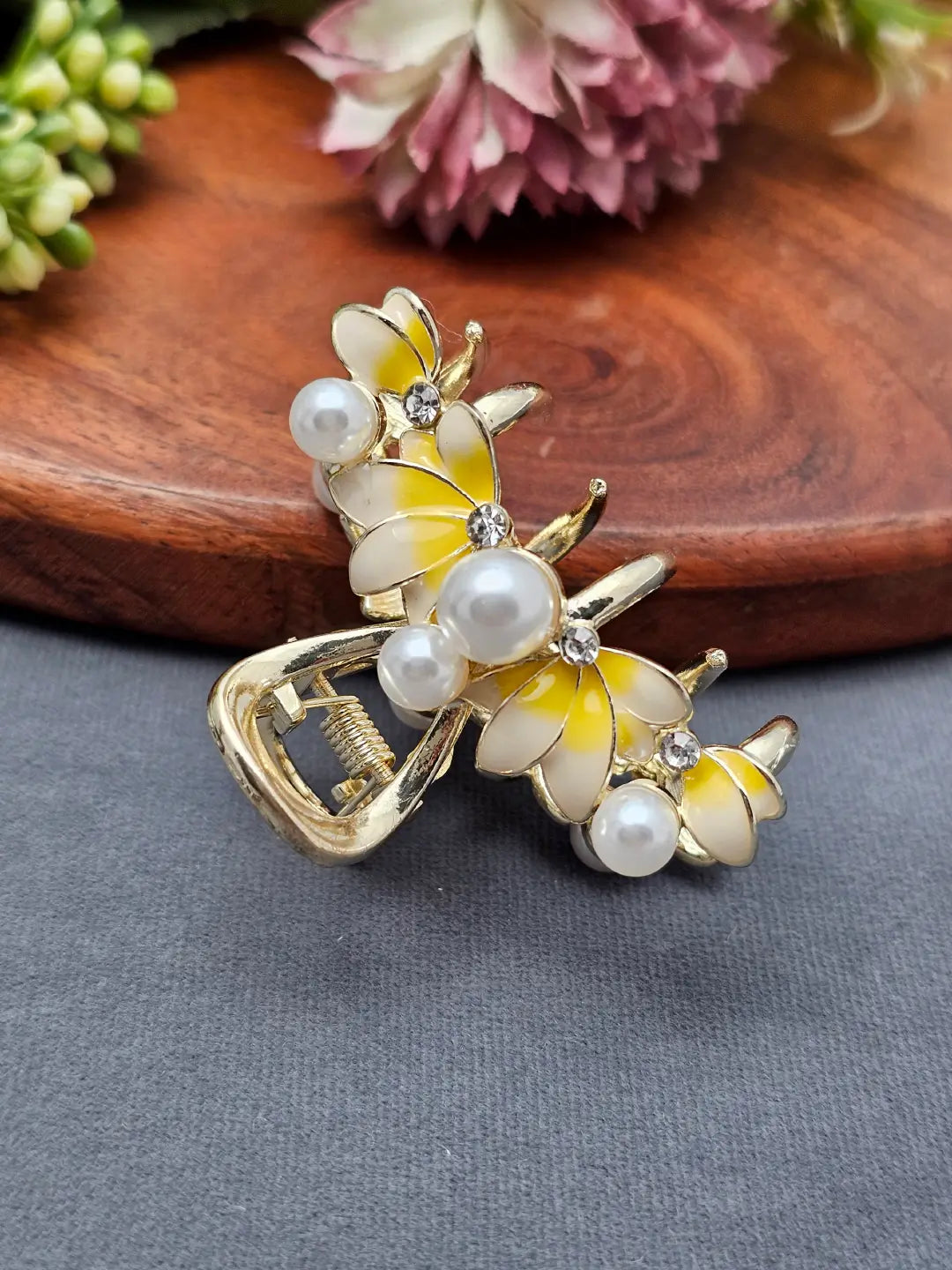 Bee Yellow