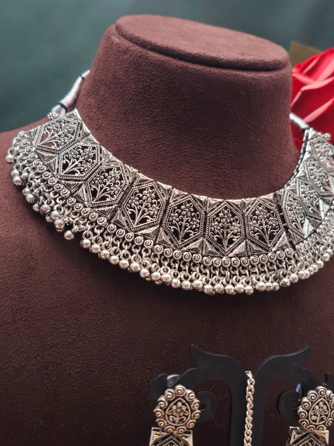 Vintage Royal Choker