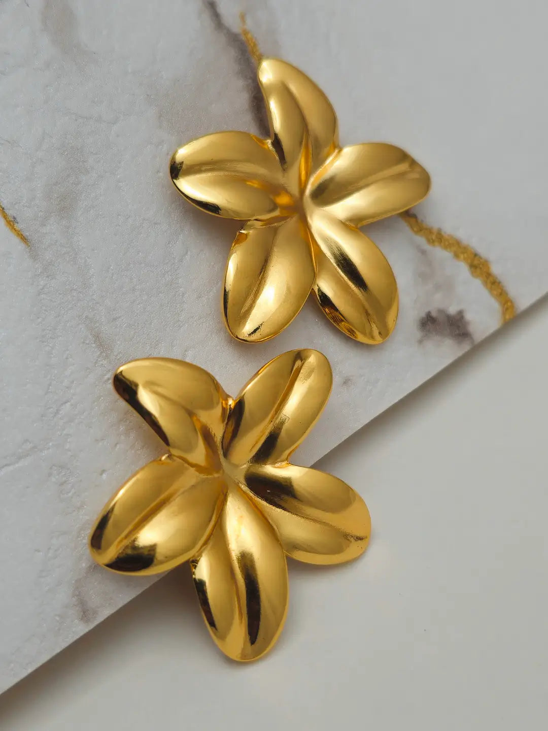 Hawaiian Flower Earring