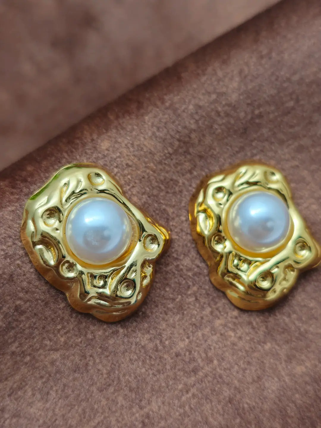 Golden Lava Pearl Earring
