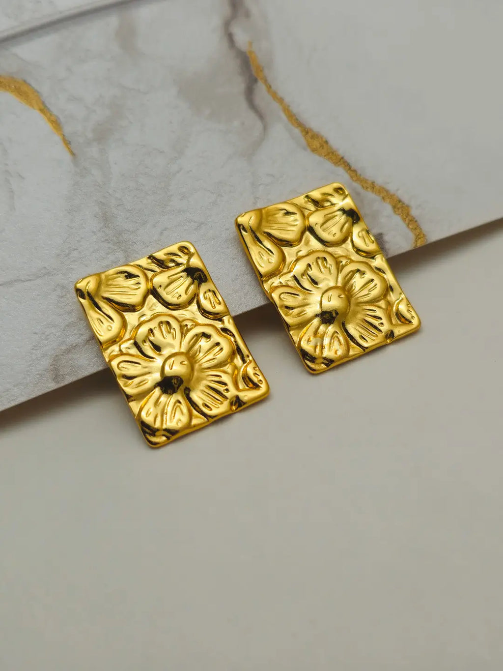 Gold Flower Plate Earring
