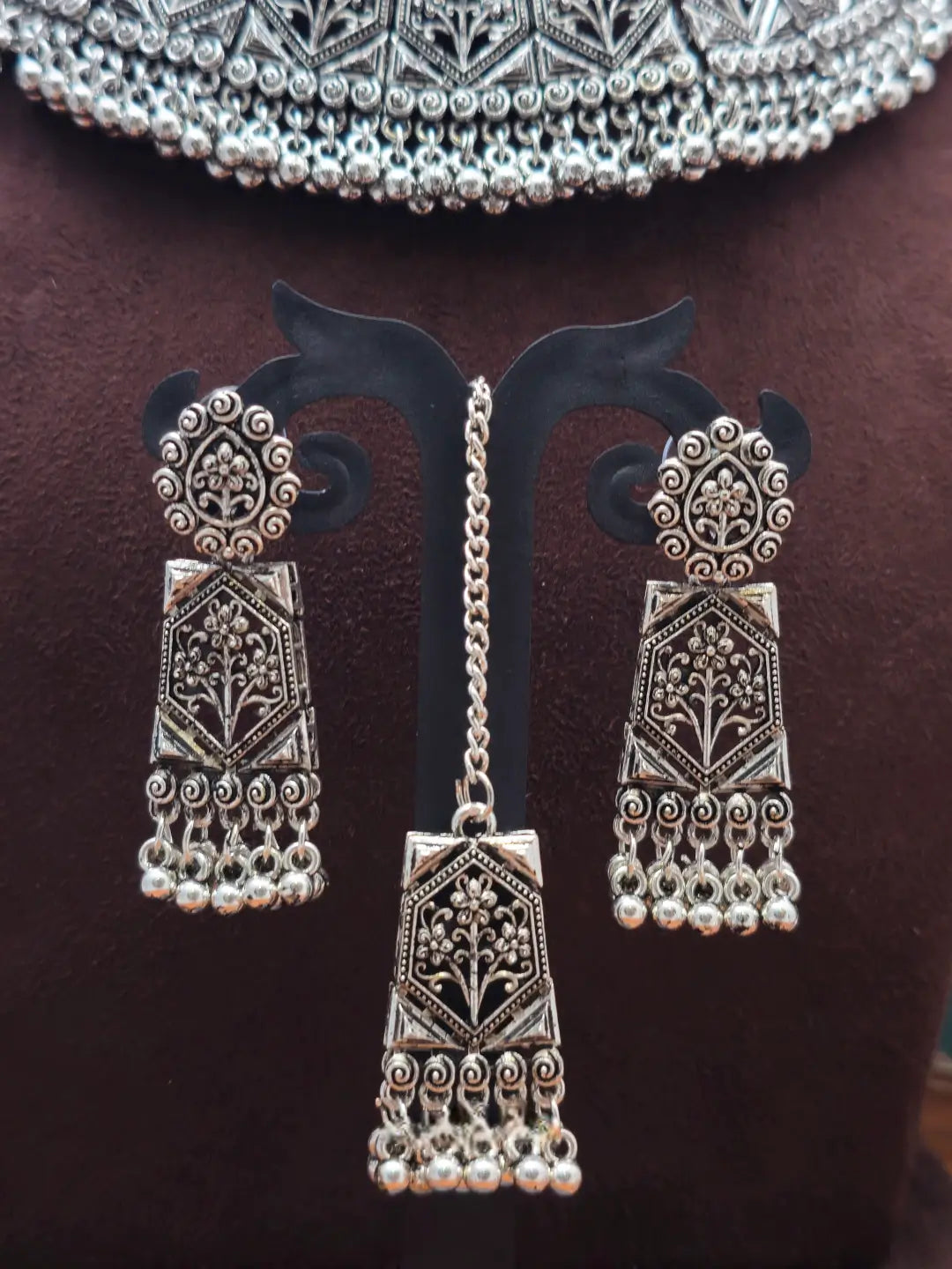 Vintage Royal Choker